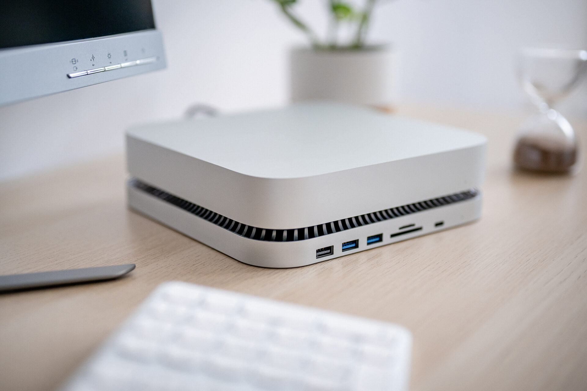 newell-usb-c-hub-st-nder-mac-mini-sata-ssd-sd-aluminium image 6