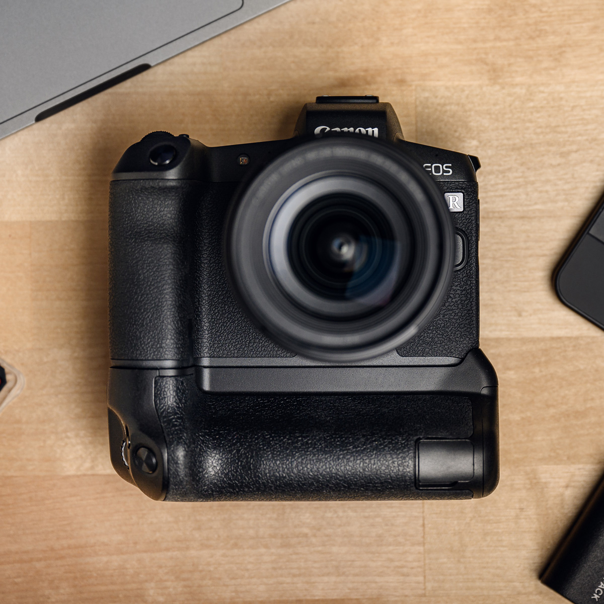 newell-grips-bg-e22-batteriegriff-f-r-canon-eos-r-mit-usb-c image 6