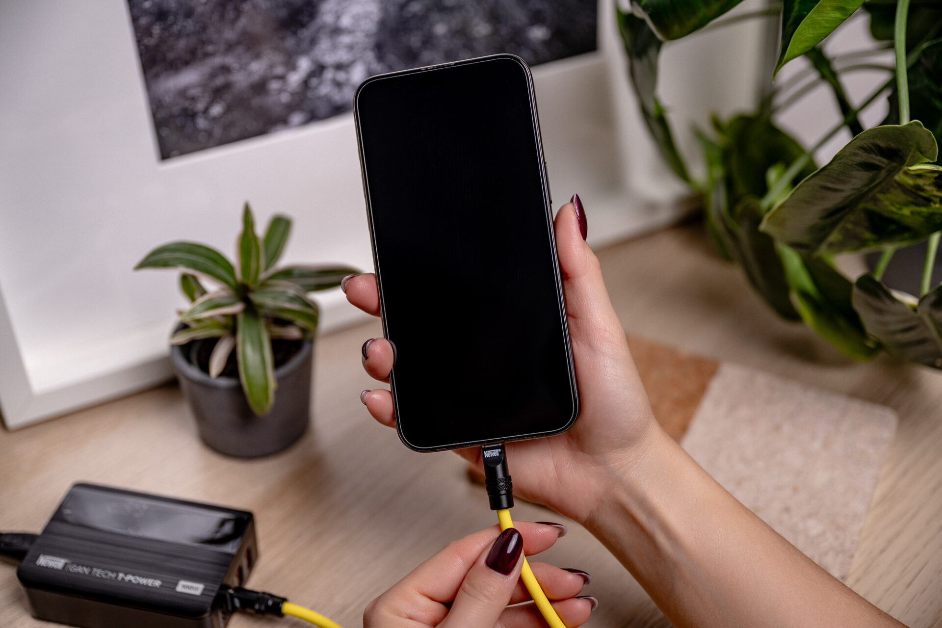 newell-usb-c-spiralkabel-100-w-1-5-m-gelb-schwarz image 7
