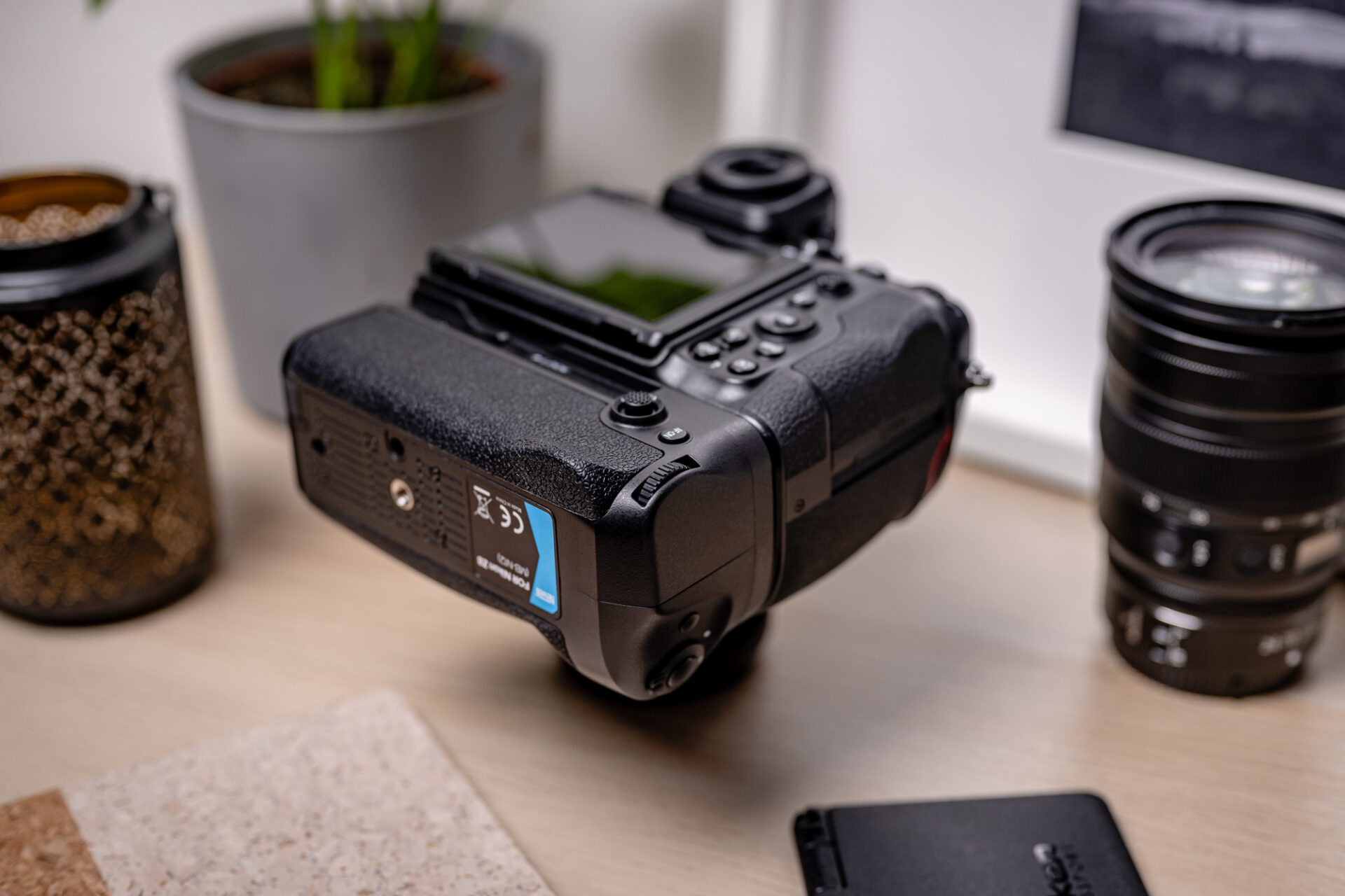 newell-mb-n12-batteriegriff-f-r-nikon-z8-usb-c image 7