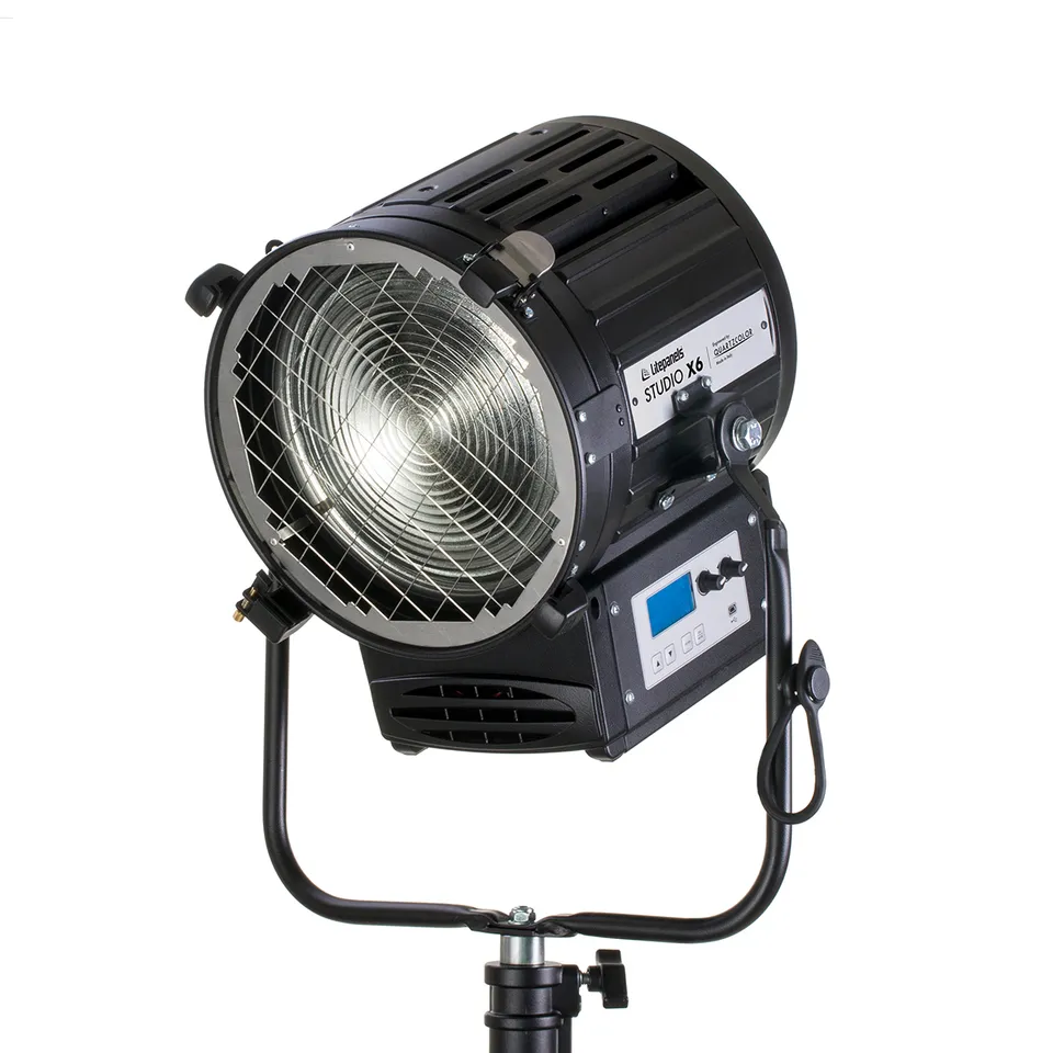 litepanels-studio-x6-bi-color-300w-led-fresnel-pole-eu-kabel image 1