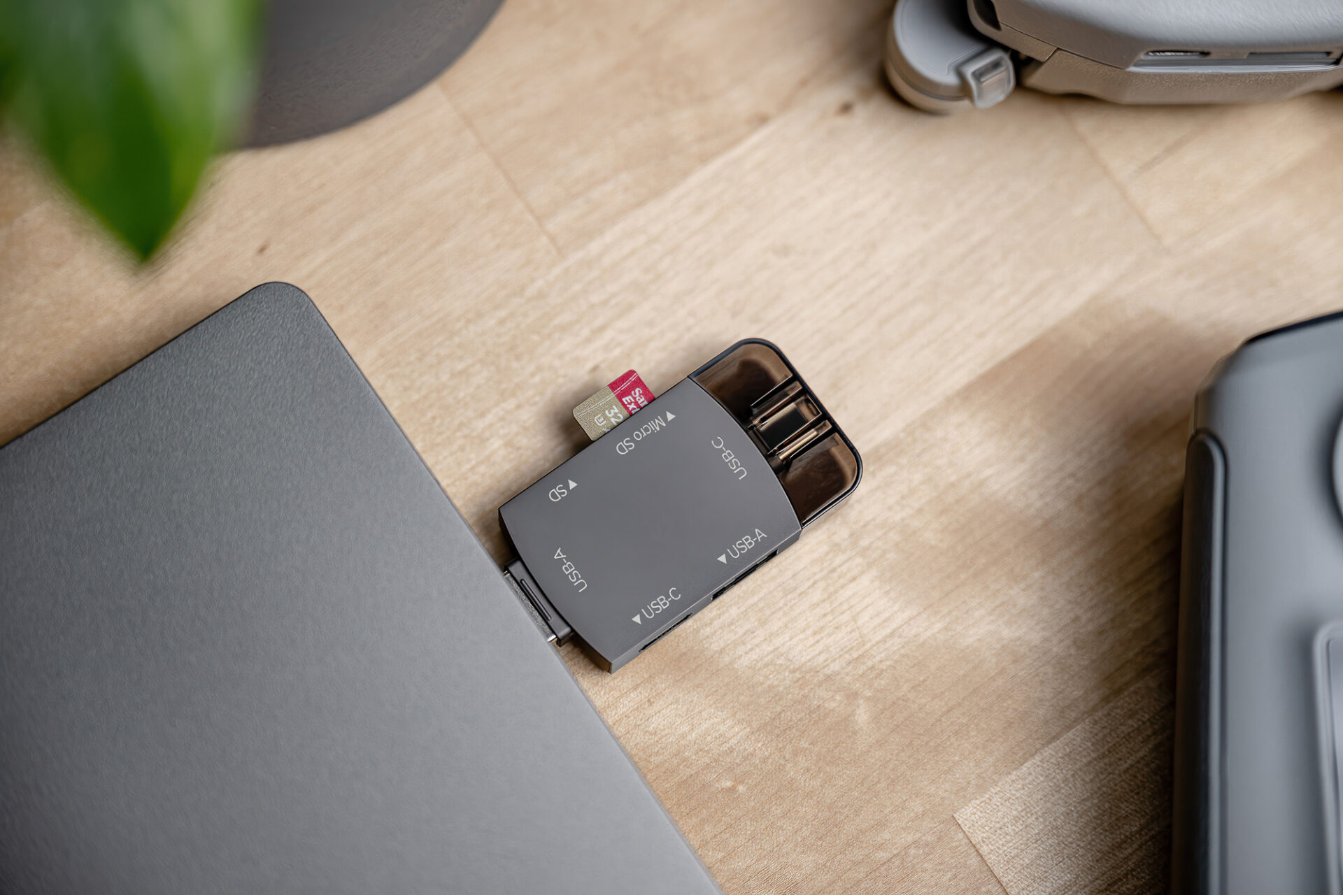 newell-hub-otg-4-in-1-kartenleser-usb-3-0 image 8