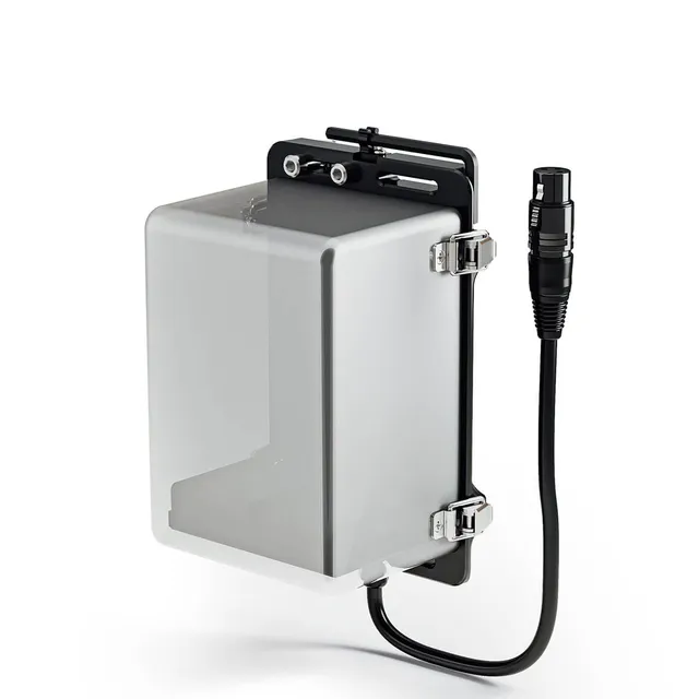 litepanels-astra-ip-bp-u-akkuhalterung-dual-xlr-wetterfest image 1