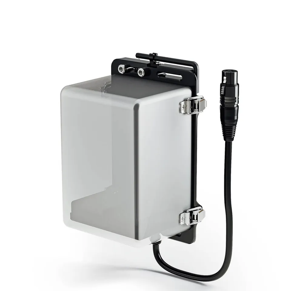litepanels-astra-ip-bp-u-akkuhalterung-dual-xlr-wetterfest image 1