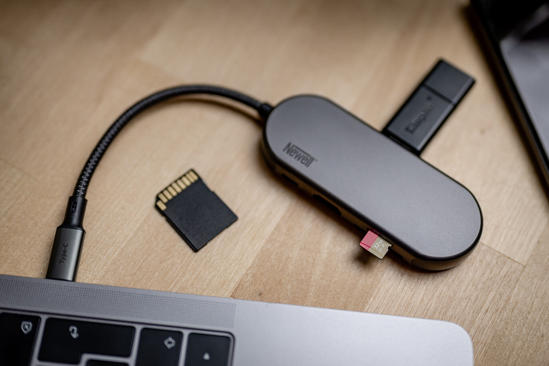 newell-7-in-1-hub-usb-c-hdmi-4k-graphite-100w-pd image 8