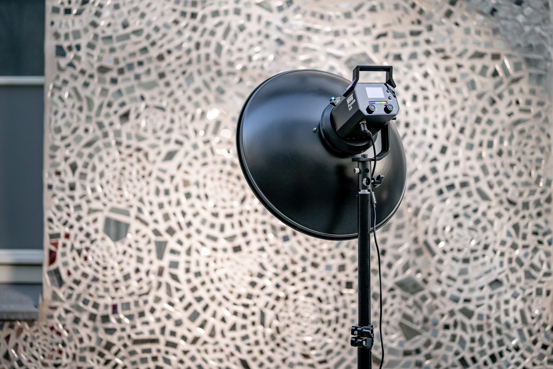 newell-beauty-dish-rf-405-silber-40-5-cm-lichtformer-bowens image 5