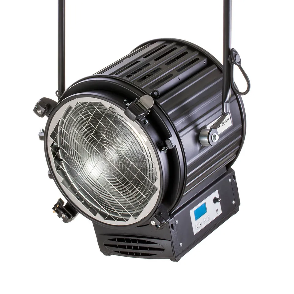 litepanels-studio-x7-daylight-led-fresnel-360w-5600k-pole image 1