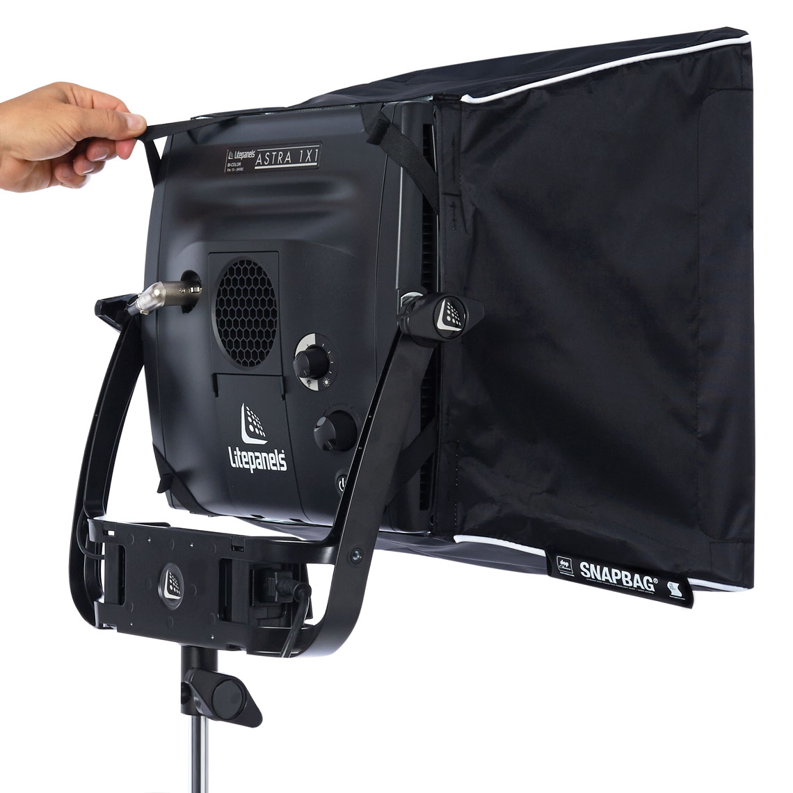 litepanels-astra-1x1-snapbag-softbox-mit-diffusion image 1