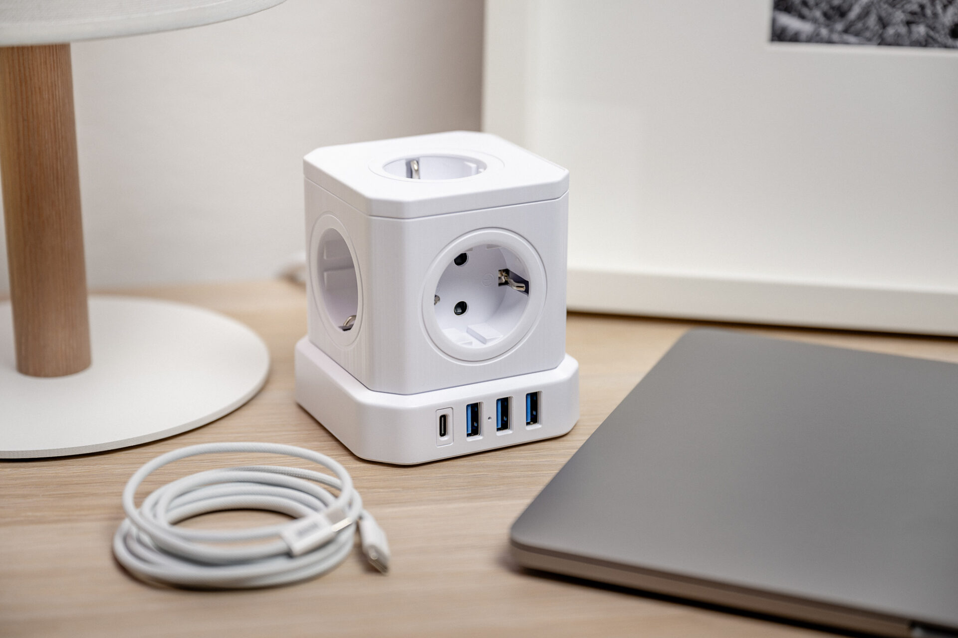 newell-gan-power-cube-9in1-steckdose-wei-usb-c-usb-a image 6