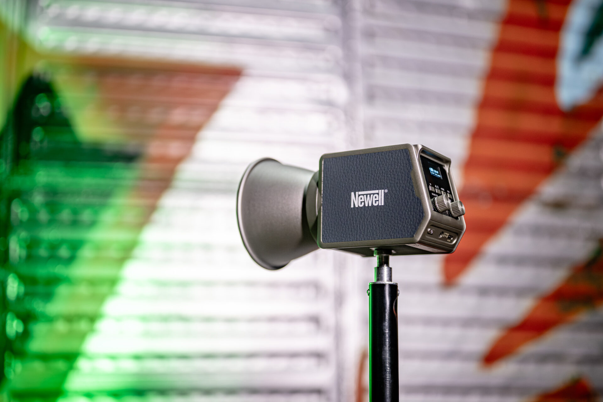 newell-zora-60-rgb-led-licht-60w-mit-akku image 8