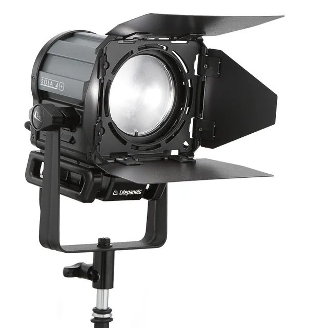 litepanels-sola-4-daylight-fresnel-53w-studiolicht image 1