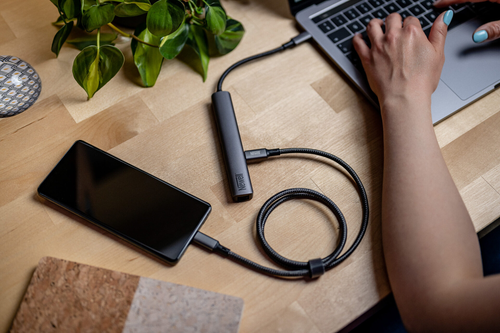 newell-cables-usb-c-4-0-kabel-1-m-graphit-40-gbps-100w image 8