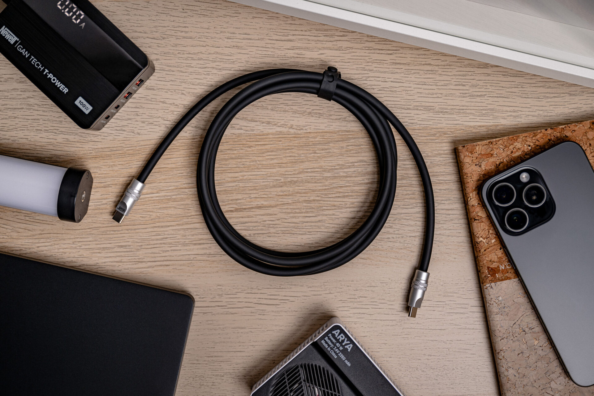 newell-usb-c-auf-usb-c-100w-kabel-2-m-schwarz-silikon image 8
