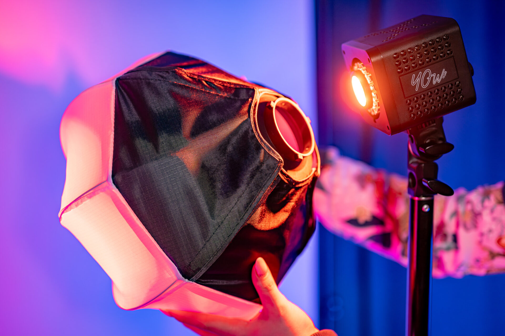 newell-mini-bowens-softbox-30cm-lantern-f-r-tara-40 image 5