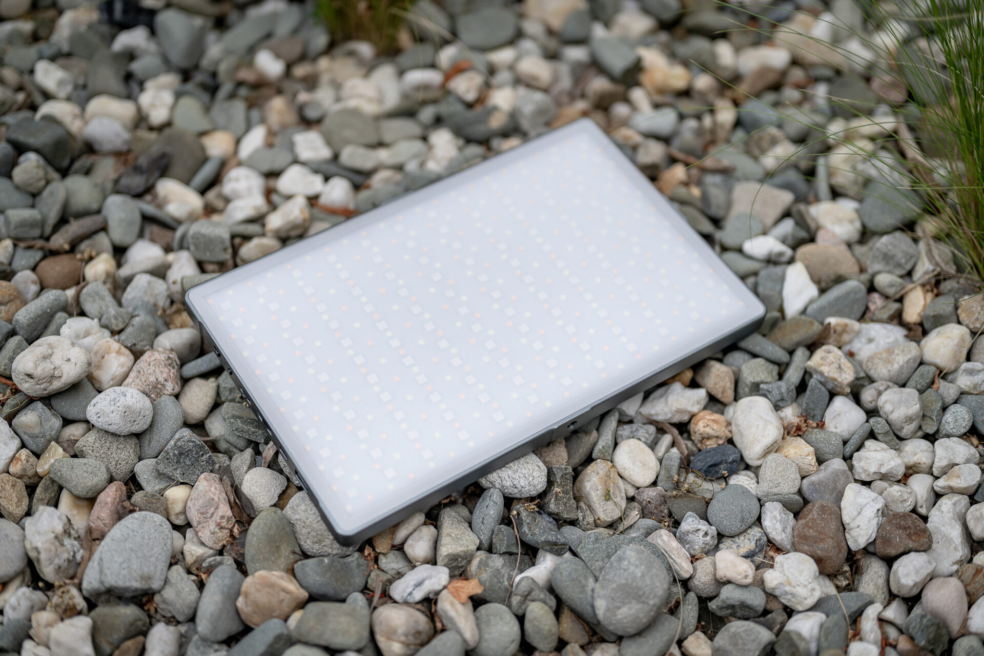 newell-rangha-max-xl-rgb-w-led-videolicht-28cm image 6