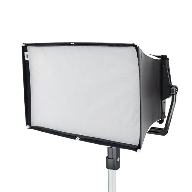 litepanels-astra-ip-2x1-snapbag-softbox-lichtformer-dopchoice image 1